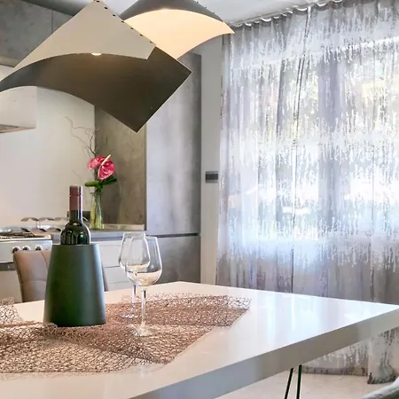 Modern Oasis Apartman *