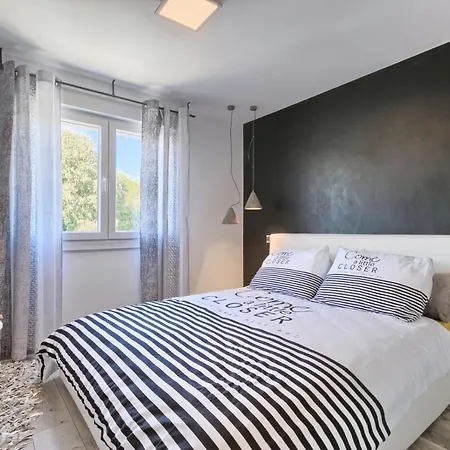 Modern Oasis Apartman Pula